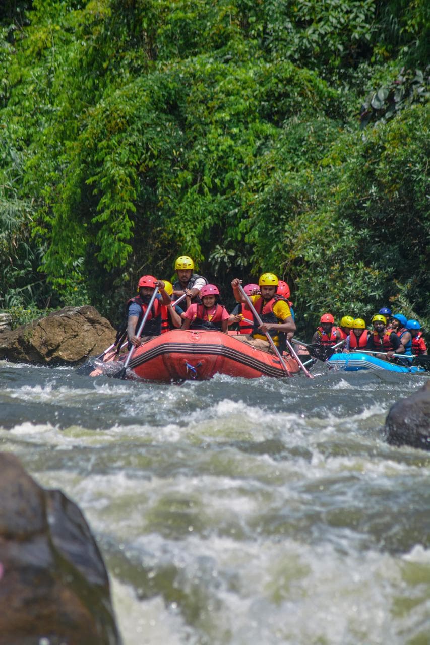 Waterfall abseiling - Image 8