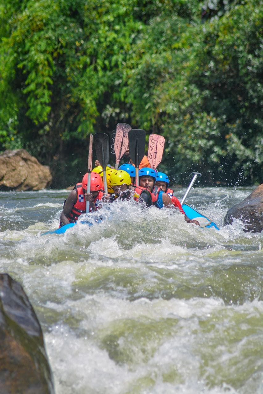 Waterfall abseiling - Image 9
