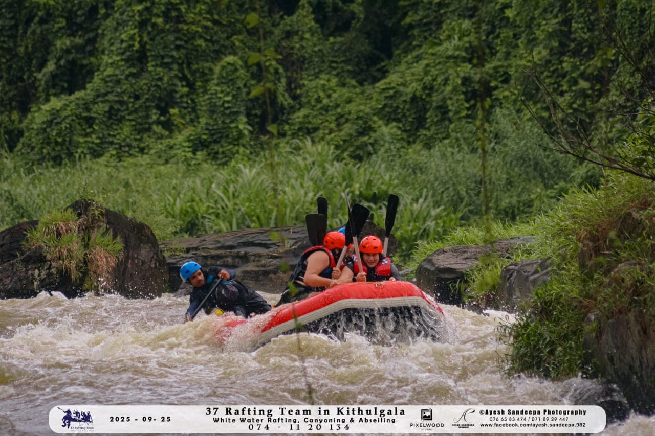 Waterfall abseiling - Image 10